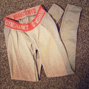 Gymshark leggings pink/gray Size: XS